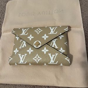 💕SOLD-Louis Vuitton Monogram Giant Medium Kirigami Insert - Beige